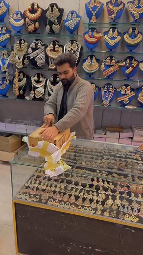 1.2K reactions · 23 shares | bridal set py deal laga de hai just 14990 For Order DM Whatsapp +923009148229 JEWELLERY WHOLESALERS worldwide Delivery #jewellery #handmadejewellery #jewellerydesign #indianjewellery #bridaljewellery #kundanjewellery #jewellerylover #fashionjewellery | Jewellerywalaa | Facebook