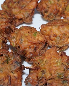 Spinach bonda - snacks recipe | Balaji's kitchen