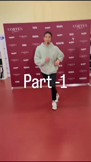 Salsa footwork 🔥 Colombian style - salsa caleña | Johan Leal