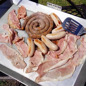 Out of ideas on how to spoil your loved one this #ValentinesDay? Spice up your life by serving up a sizzling dinner on the Fire Fryer! Available at Makro SA, Builders Warehouse and Outdoor Warehouse. | National Stainless Steel Centre