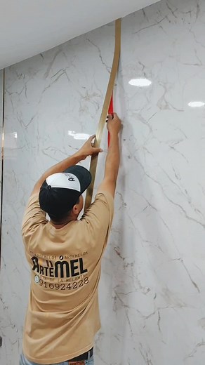 Decoración con luces led - Cómo hacer una pared de espejos y muebles modernos