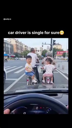#BaliBotMogis #TrendingReels#TrendingReels #Foryoupage ##FYP #FYP #ViralTikTok #MillionViews #TehlchMagic #SmartBot #AITend #RobotVibes #nnovation