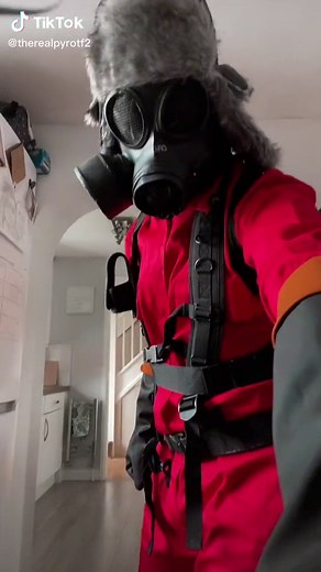 Pyro Cosplay TF2 Dance Bet - Team Fortress 2 Gaming