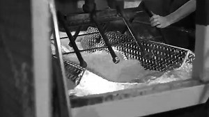 Amazon.com: UWS EC10552 69-Inch Gloss Black Heavy-Wall Aluminum Slim Truck Tool Box with Low Profile, RigidCore Lid : Automotive