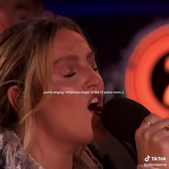 she ATEEEEE #perrie #perrieedwards