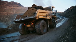 Dump truck hauls uphill | International Operators