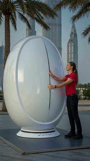 Would you try this sci-fi capsule? 😳✨