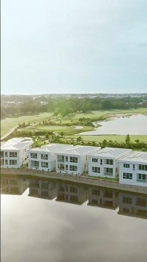 Luxury resort-style living - Palm Lake Resort Pelican Waters