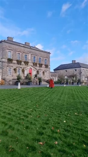 Bellinter House Hotel & Spa on Instagram: "Showcasing a sprinkling of the magic you’ll experience with a Bellinter House Hotel & Spa gift voucher✨ Give the gift of wellness this Christmas 🎁 ♥️Overnight stays, including pup-friendly accommodation, The Bellinter Express, Boyne Valley Suites, and main House rooms ♥️Thermal Suite access, spa treatments, private pods, and @voyabeauty products ♥️Dining at Preston’s, George’s Bistro, The Library, and The Drawing Room & Bar Purchase vouchers through th