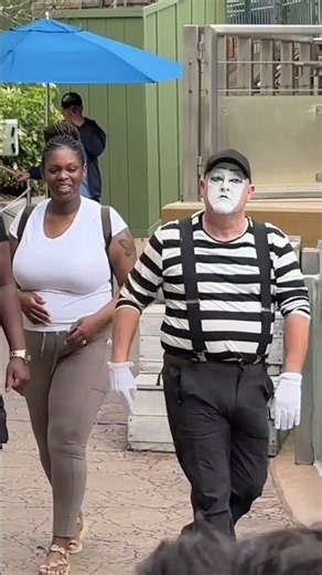 Tom the Mime | Classic crowd work #seaworldmime #comedy #tomthemime
