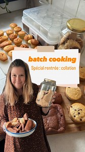 Batchcooking collation enfant ⤵️ Spoiler : Je congèle quasi tout ❄️🍪🧁 Mais je garde quelques gâteaux biscuits pour 3 jours. Le matin, je mets dans la boîte à collation/lunch le biscuit/gâteau congelé et il est nikel à partir de 10h (et oui, j’ai testé personnellement en temps réel pour voir si ils n’allaient pas se peter les dents) ou je le passe un mini coup à l’airfryer/four pour le dégeler Ensuite, chaque semaine j’essaie de faire un gâteau, pancakes ou des biscuits frais pour le goûter fru