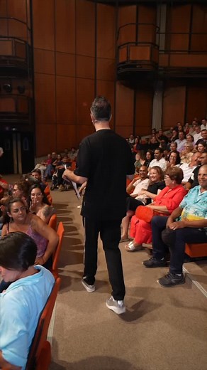 Je me suis pris une claque à la fin c’était Whaou ! Fini les cases ! Merci madame merci la réunion ! Rdv en tournée pour des moments forts et intenses ! #humour #amour #impro #bonhomme | Jarry