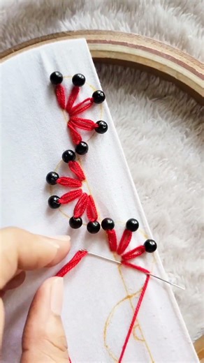 Easy embroidery designs 😍 #needlework #embroidery #handmade #handembroidery #embroideryart #craft