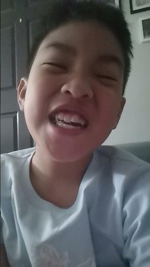 kid pooping in the car