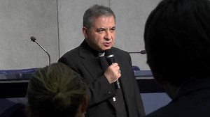 Angelo Becciu, un diplomático de raza que conoce los secretos del Vaticano - Rome Reports