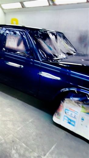 Color dark candy blue over black Renewing cars with distinctive colors and irresistible shine #candy #Viral #tuning #custom #camaleon #pintura #paint | Ahmed Elshafie