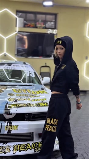 油浦桃(Yuura Momo)🇯🇵 on Instagram: "NEW！D1 lights machine！s13★⭐︎ 月魔のお披露目は大阪オートメッセでお待ちしております🌺 エアロ一式 @originlabo タイヤ @valino_photos @valino_tires_international フルラッピング @gyeon_japan ( @1caracass @ume.mc @ayana1113 ) ロールバー @ramiel_rollcage コンピュータ @injepro_oficial @injepro_comercial ナックル @n_style_japan 車両製作 @stockcar_th @terumy.16 @tsubayan1283 @race.garage.pro.tune 協力 @lynx_0513 @yukis14 @fatfiveland 株式会社アクロス"