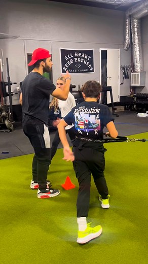 What’s up, guys! Here’s a little insight on Coach Blake showing the athletes how to get quicker, stay light on their toes, and put in that VertiMax work. Let’s go! | Brian Awkard