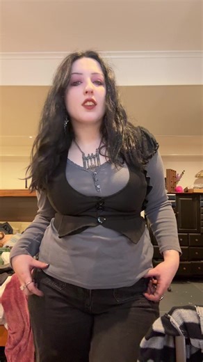 Exploring Emo and Goth Fashion Trends