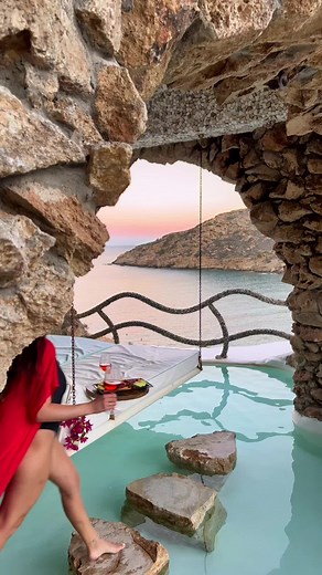 Experience Luxury at a Coastal Infinity Pool