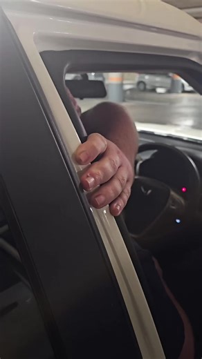 How to Treat a Sprained or Fractured Finger