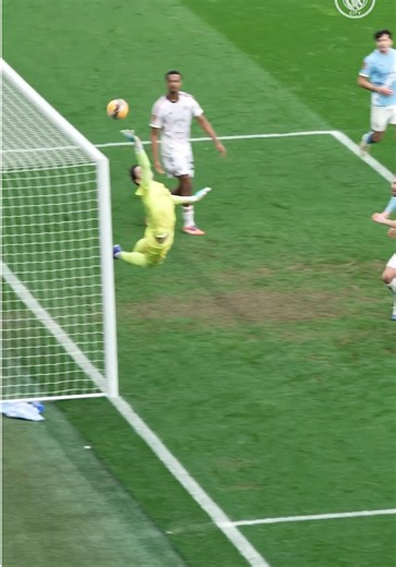 Keeping the sheet clean 🧤 | man city vs salford