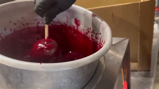 🍏 Sweet, Crunchy, and Perfectly Dipped! 🍭 Our freshly made Candy Apples are back — coated in glossy, crunchy caramelized sugar just in time for Halloween! | Mercato Fresh