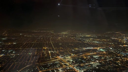 【夜间模糊】上海航空 B787-9 FM898 布达佩斯夜间起飞，远眺一下国会大厦