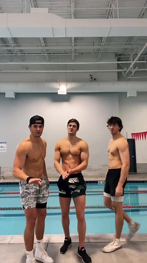 Okay okay last time.. @dawsonmofficial @tannrvoss #neonmoon #fyp