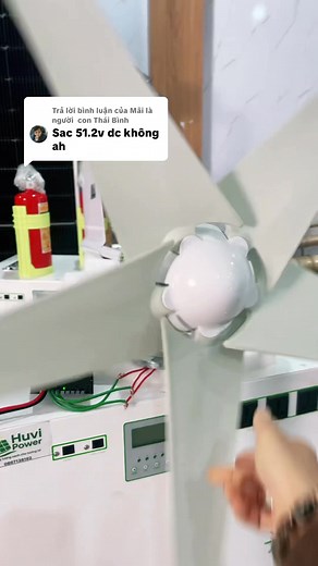 1.4M views · 8.3K reactions | Điện gió sạc trực tiếp vào pin. Sạc song song với điện mặt trời #diengio #dienmattroi #huvipower | Huân Nguyen | Facebook