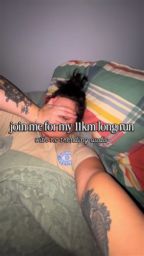 Moved my run to today because everywhere yesterday was skating rink ! Finished just in time for the snow to start 🤪 #runvlog #runtok #runner #halfmarathontraining #longrun