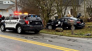 Police: Suspects injured in crash after reported robbery at Kroger in Worthington