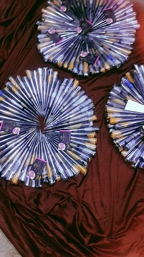 Me kbi kbi sochti hu k ye page ko switch kr k ek islamic page bnadu ? Kia aesa krna thk hai? Bcz mera na bs mehndi me woo vibes nh ati ab chahnkr b nh aa paati wo shoq ishq muhabat凉 Or bas is page ko chalta rkhne k lye old postings hi reshare krdeti kbi kbi凉 #hennaacones #hennaproducts #hennaexpert #islamicquotes #islamicvibes #islam | Creation by Saira Nasir | Facebook