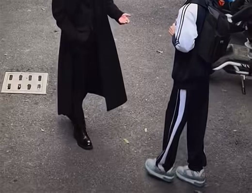 Oh… I shouldn’t have seen this… I SHOULDN’T HAVE SEEN THIS