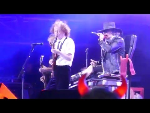 AC/DC featuring Axl Rose - Hell's Bells - live at Werchter, Belgium 2016 (4K)