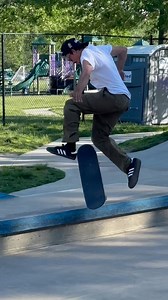 Goofing off 📱 @sk8ypants_ | John Carson