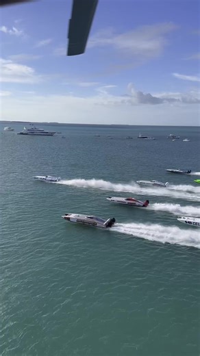 Amazing footage and angle! 🔥🔥 Credit: @tommygunimages follow @daily_dose_of_powerboats #nortech #nor-tech #outerlimits #outerlimitsoffshorepowerboats #outerlimitspowerboats #boat #boating #powerboat #racing #powerboats #performaceboats #offshorepowerboat #offshoreracing #powerboat #raceboat #cigaretteboat #skaterpowerboats #mysticpowerboats #fountainpowerboats #mercuryracing #bigblock #needforspeed #classicboat #donzi #donzipowerboats #vbottom #donziclassic | Daily Dose Of Powerboats