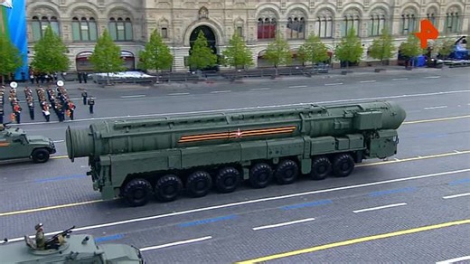 Putin exhibits 'Yars' atomic missile launchers during Victory Day parade