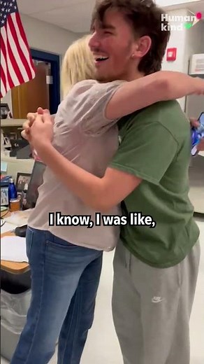 Watch student surprise his teacher with tattoo of her handwritten note