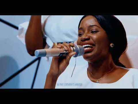 Pendo Kihayile Ft Neema Cizungu - Amani (Live Music Video)