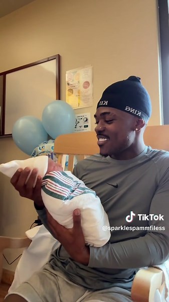 Singing to a Newborn Baby: Heartwarming Moments