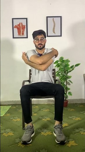 Rhomboid pain relief stretch ✅#rhomboids #shoulderblade #rhomboidpain shorts