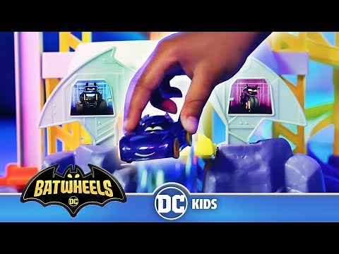 Bam & Batwing's Shrink Ray Showdown! | Batwheels Toy Adventures | ‪@dckids‬