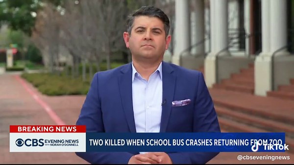 At least two people were killed and several others injured when a school bus carrying pre-K students who were on their way home from the #zoo was involved in a crash on a highway in #Texas. #breakingnews #crash