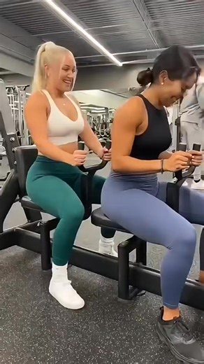 Two Friends vs Crazy Gym Machine EP21😂 . . #trending #gymshorts #gymcomedy #gymfails #fitnesscomedy | GYM Vibration Fails