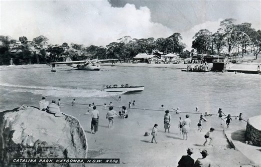 HISTORIC SNAPSHOT ~ WHAT WERE THEY THINKING ~Catalina Park, Katoomba in 1950's and now. Here: w3w.co/manuals.flirted.eternal BACKSTORY: Looking south east, showing the Catalina flying boat on the swimming lake, speed boat ride, fun fair, Ferris wheel and "monkey house" picnic shelter in left foreground. The land was purchased by Horace Gates owner of the Homesdale Guest House and Wentworth Cabaret who, in 1946, felt that a new attraction was needed to bring tourists back to the Blue Mountains af