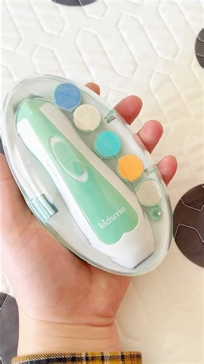 自从上次把儿子手剪破后就一直用这种#电动磨甲器 碰到肉就停，新生儿就能用！再也不用担心受伤！#母婴好物 #baby #宝妈推荐 #带娃好物 #母婴 #新生儿 #babylove