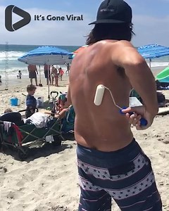 How to apply suncream when your mates won't do your back... 😂 | IGV