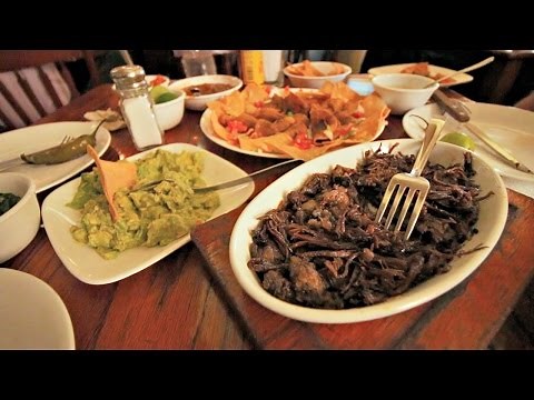 Men-only cantina, Indio Azteca in Monterrey