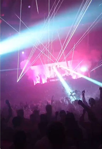 What a vibe last night with FURAX at Aqualibi! 🔥 Last tickets available for tonight’s Pool Party. Don’t miss out! 🌊🎉 #DJ #PoolParty #Aqualibi #Belgium